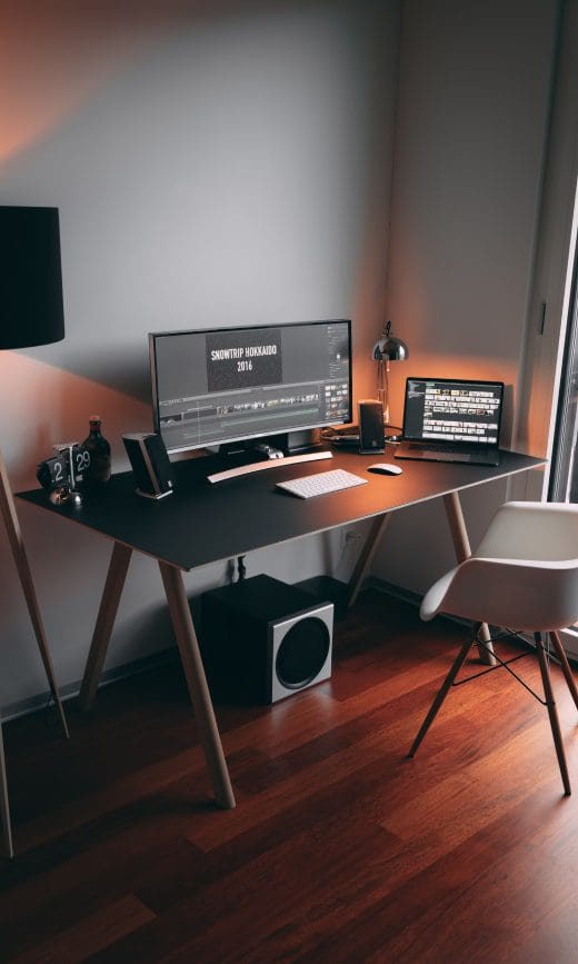 3 Minimalist Desk Setups 2 elegant desk setup img opt
